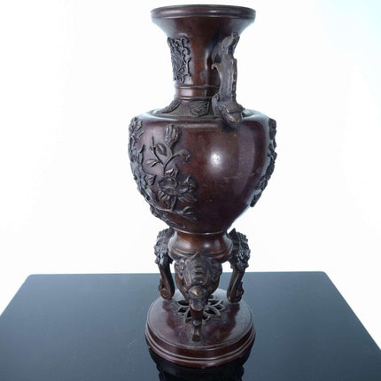 c1880 明治时期日本青铜花瓶，浮雕鸟类花朵和蛇形手柄