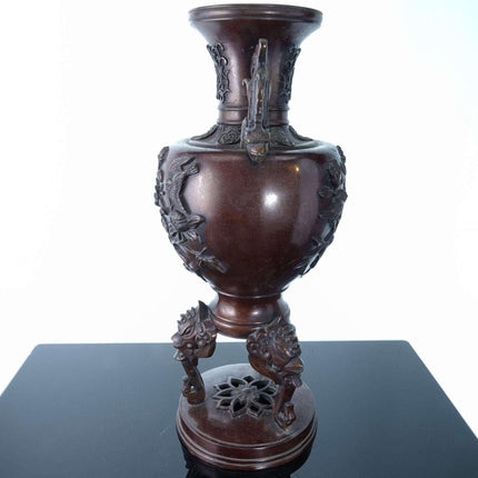 c1880 明治时期日本青铜花瓶，浮雕鸟类花朵和蛇形手柄