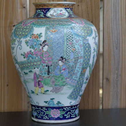 Riesige antike japanische Vase im Rosenmedaillon-Stil aus der Meiji-Zeit, polychrom emailliert, handdekoriert