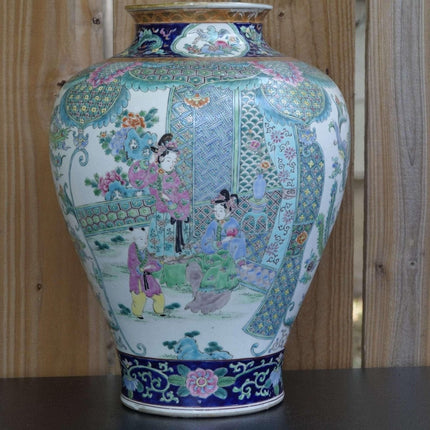 Riesige antike japanische Vase im Rosenmedaillon-Stil aus der Meiji-Zeit, polychrom emailliert, handdekoriert