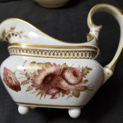 Um 1810 Derby-Porzellan, handbemalt, Gold und Blumen, Lot 9 Stück