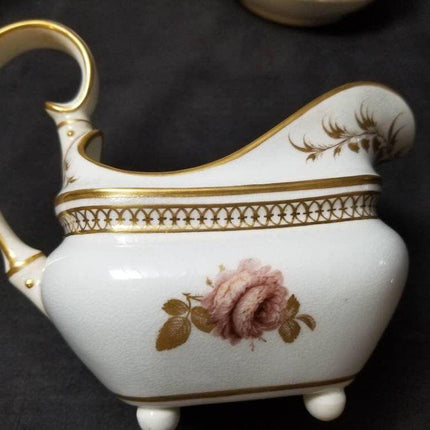 Um 1810 Derby-Porzellan, handbemalt, Gold und Blumen, Lot 9 Stück