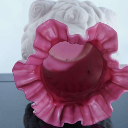 1960 年代芬顿蓬松玫瑰蔓越莓缎面大号牛奶玻璃花瓶