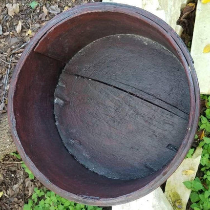 1800's Shaker Pantry Box Painted by listed Artist Betty Fischer (1931-2016)