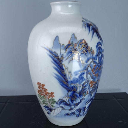 Meiji Period Japanese Arita Hand Painted Porcelain vase