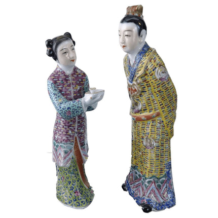 Qing c1880 Chinese Famille Rose Man and Woman serving tea Figures