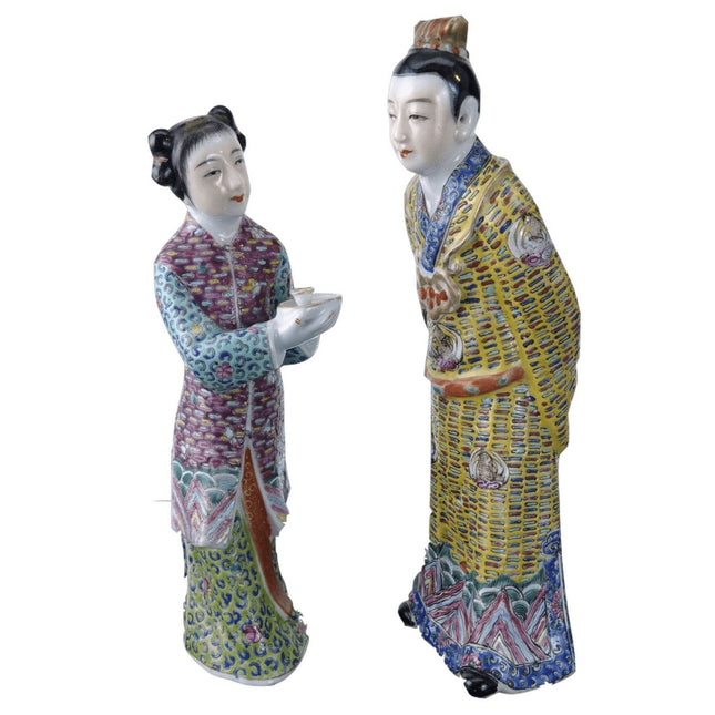 Qing c1880 Chinese Famille Rose Man and Woman serving tea Figures