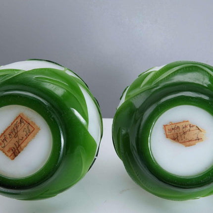 Paar verspiegelte Knospenvasen aus Peking-Glas aus der Zeit der Chinesischen Republik