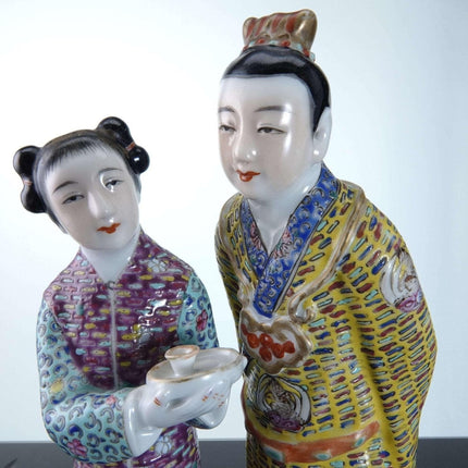 Qing c1880 Chinese Famille Rose Man and Woman serving tea Figures