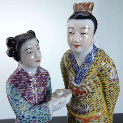 Qing c1880 Chinese Famille Rose Man and Woman serving tea Figures