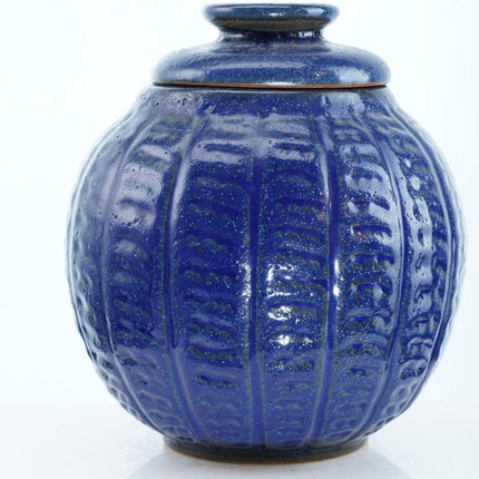 1959 Harding Black (1912-2004) Texas Studio Art Keramik-Ingwerglas mit sprudelnder kobaltblauer Glasur und durchgehend handgeritzter Verzierung