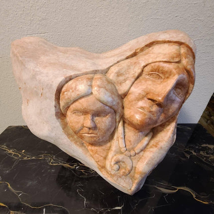 56 Pfund schwere geschnitzte Alabaster-Skulptur der amerikanischen Ureinwohner mit Büffelrobe von D Hales 1990