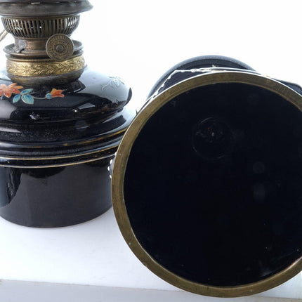 c1880 Böhmische schwarze Glaslampe mit handemaillierten Schmetterlingen und elektrifiziertem Öl