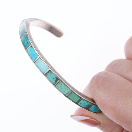 Bracciale turchese con intarsio Zuni Silver Channel da 6,5" circa degli anni '30