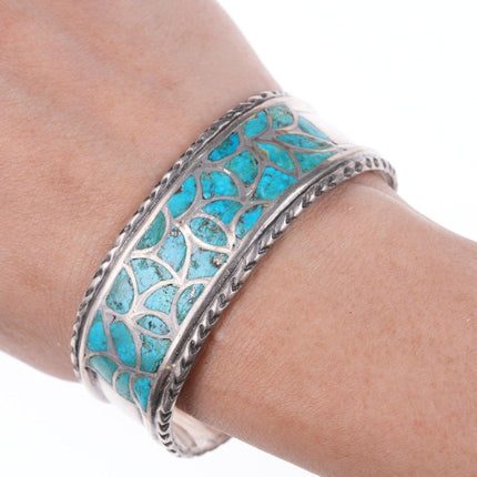 Bracciale in argento sterling con intarsio Zuni Fishscale da 6 3/8" degli anni '40 e '50