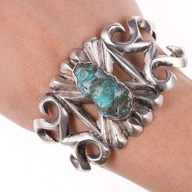 Leekya Deyuse (1889-1966) Zuni Carved turquoise  Cast silver bracelet