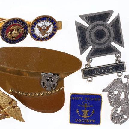 Vintage US-Militärposten, Army-Sweetheart-Brosche, Krawattennadel der Navy Marines usw