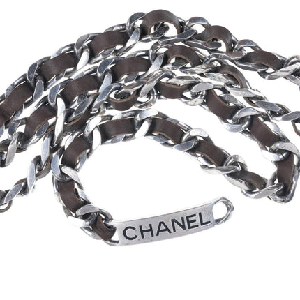 1996 Französischer Retro-Chanel-Gürtel Silberfarben mit Leder