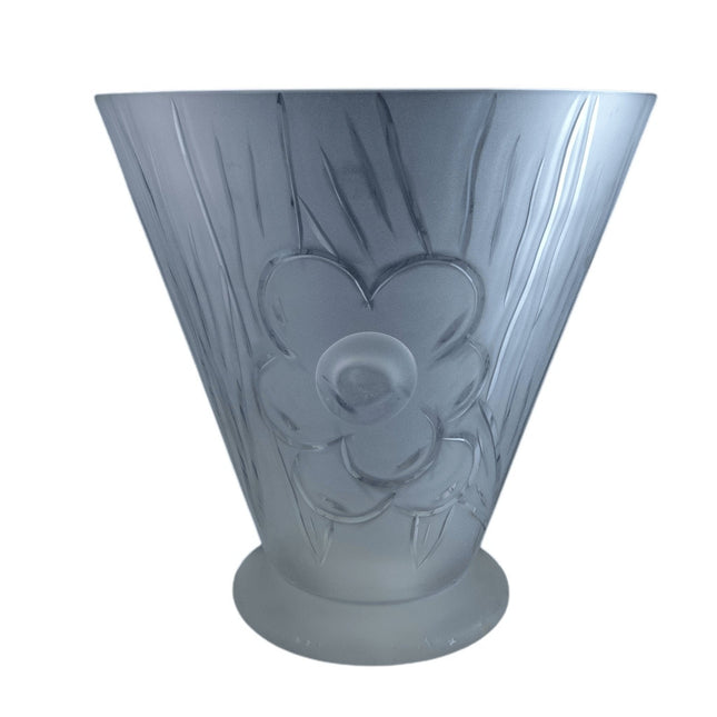 ca. 1930 Riesige signierte Art-Déco-Vase aus geschliffenem Milchglas, signiert von Helbert?