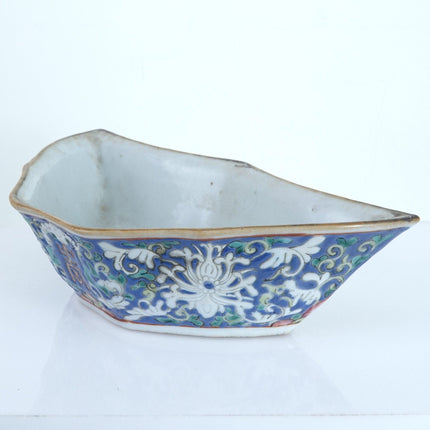 c1870 Chinese Famille Rose Bat Shaped Condiment Bowl