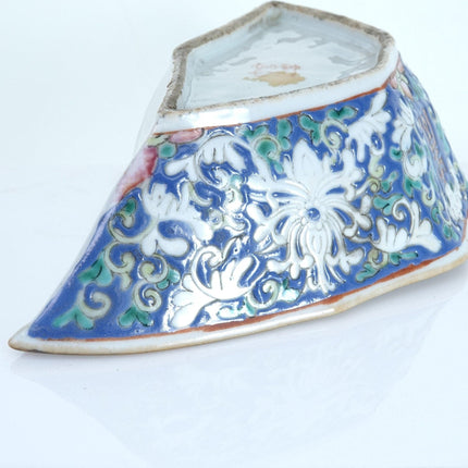 c1870 Chinese Famille Rose Bat Shaped Condiment Bowl