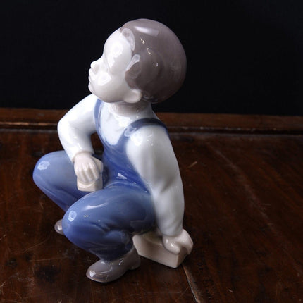 Bing und Gröndahl „Der kleine Spieler“ Porzellanfigur um 1960 2402