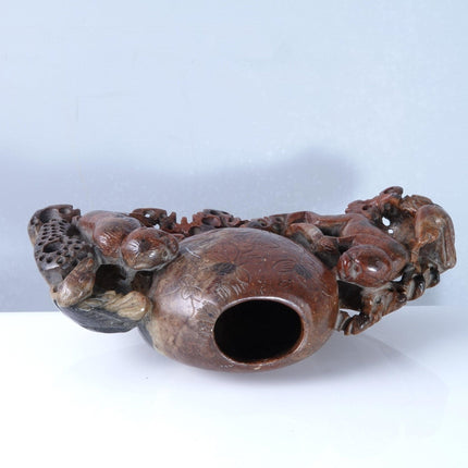 古董中国皂石猴刷垫圈或小花瓶