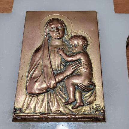Um 1880 Französisches Bronzerelief auf Onyx Weihwasserbecken Madonna und ein Jesuskind signiert A. Verkauf