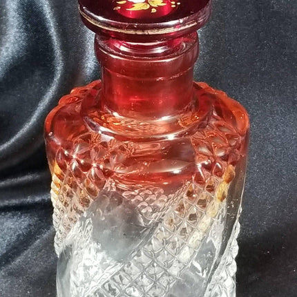 Baccarat Rose Tiente Rubina 玻璃香味瓶，带搪瓷盖，约 1890 年