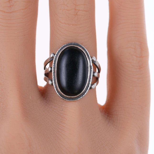 SZ6 Ring aus Silber und Onyx der amerikanischen Ureinwohner der 30er bis 40er Jahre