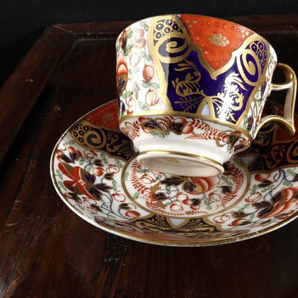 19 世纪英国伊万里·斯波德/德比/达文波特各种图案杯子和碟子