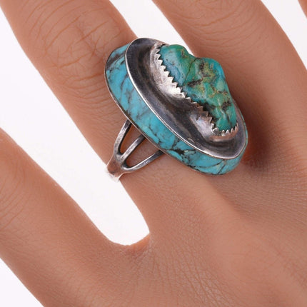 Sz8.5 Vintage Native American sterling and turquoise ring