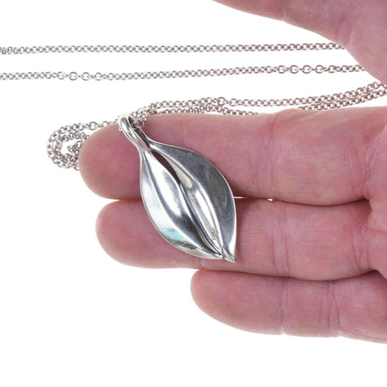 Retired James Avery Sterling leaf pendant on necklace