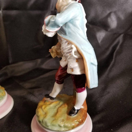 18th Century French Porcelain Courting Figures By Joseph-Gaspard Robert  late 17