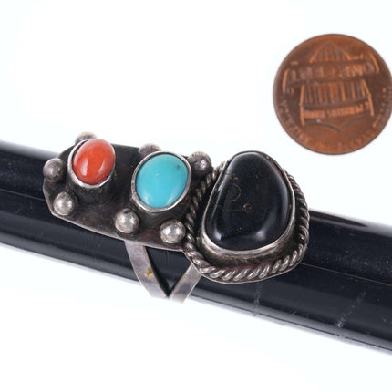 Großer Vintage-Ring aus Sterlingsilber/Türkis, Koralle und Onyx der amerikanischen Ureinwohner