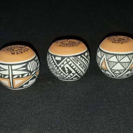 Isleta Pueblo pottery Kimo DeCora Miniature seed Pots 7/8" (3)