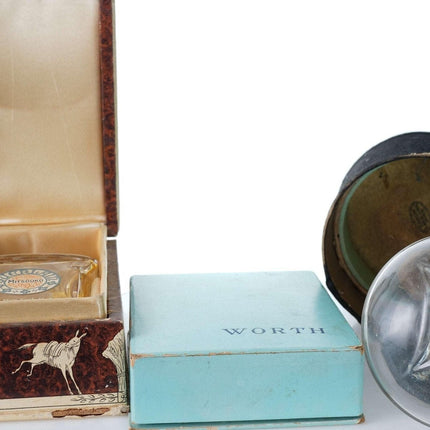 Um 1940 französische Baccarat/Lalique-Parfümflaschen in Originalverpackungen