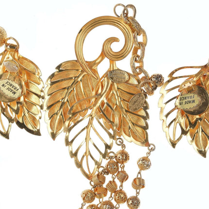 Um 1990, eine goldfarbene Laufsteg-Halskette und Ohrclips von Philippe Ferrandis Paris aus Frankreich