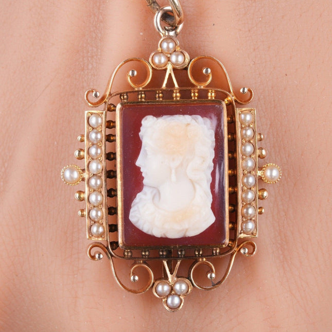 Antique 14k Gold Hardstone cameo pendant with pearls