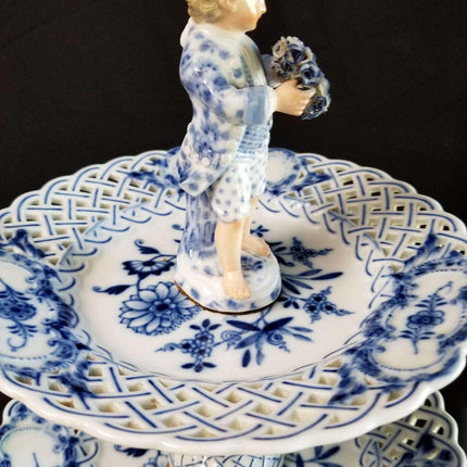 Meissen 洋葱人物花絮双层网状 Tazza 桌子中心装饰品，顶部有人物 17 英寸 19 世纪