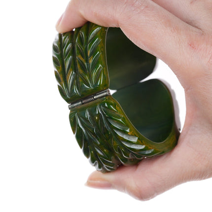 6.25" c1940's Green Carved Bakelite Clamper Bracelet