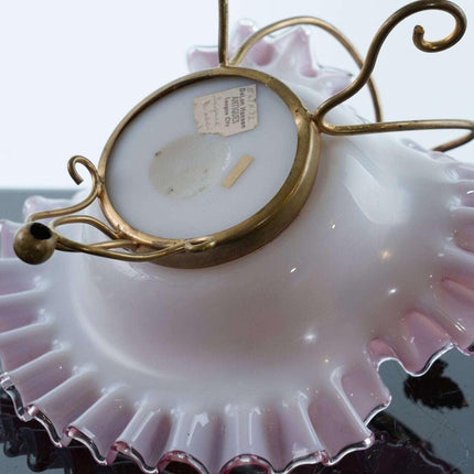 Um 1890 signierte Webb Whimsy Brides Bowl mit vergoldetem Metallständer