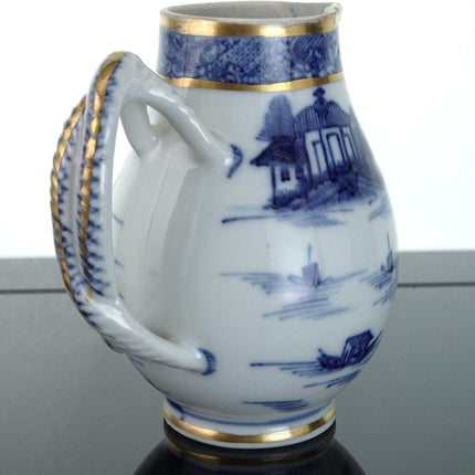 c1820 Chinesischer Minikrug mit blauer Unterglasurverzierung und Goldverzierung