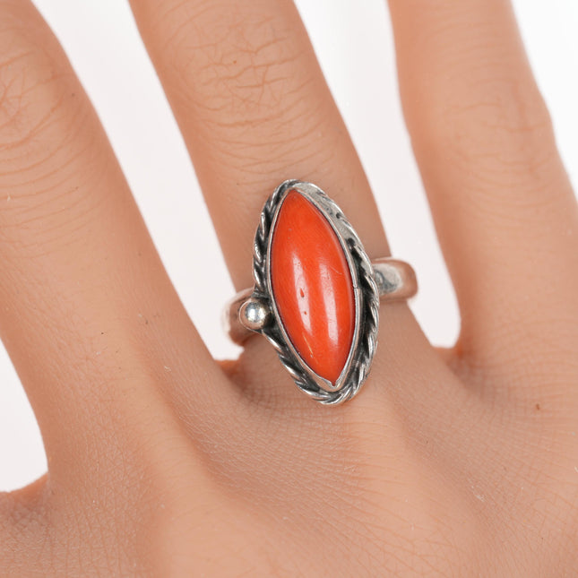 sz6 Vintage Native American silver and coral ring