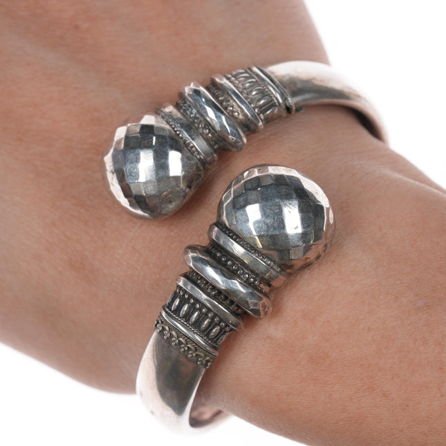 7" Springy retro 800 silver bangle bracelet