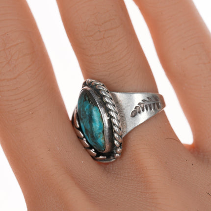 sz5 Vintage Native American silver and turquoise ring with stamped feather shank