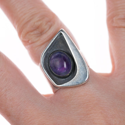 sz5.75 Ed Wiener (1918-1991) New York Modernist sterling and amethyst ring