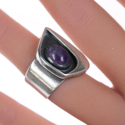 sz5.75 Ed Wiener (1918-1991) New York Modernist sterling and amethyst ring