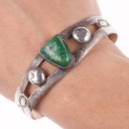 7" Vintage Navajo Tufa cast bracelet with green turquoise - Estate Fresh Austin