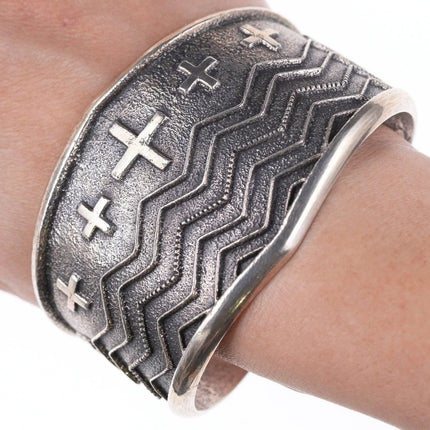 7.25" Native American Tufa Cast Silver bracelet - Estate Fresh Austin